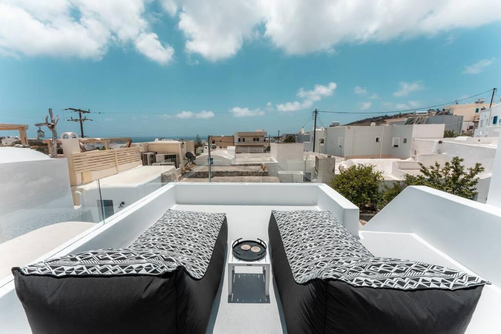 Akri Santorini With Heated Jacuzzi Villa Emporio  Dış mekan fotoğraf