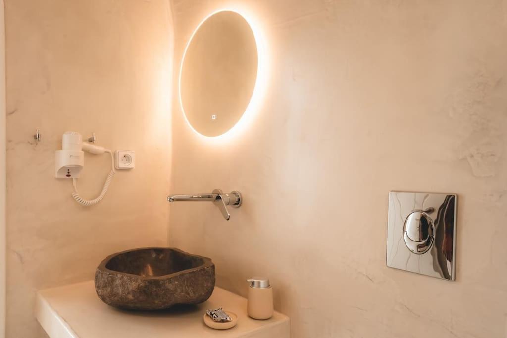 Akri Santorini With Heated Jacuzzi Villa Emporio  Dış mekan fotoğraf