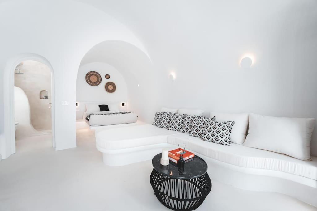 Akri Santorini With Heated Jacuzzi Villa Emporio  Dış mekan fotoğraf