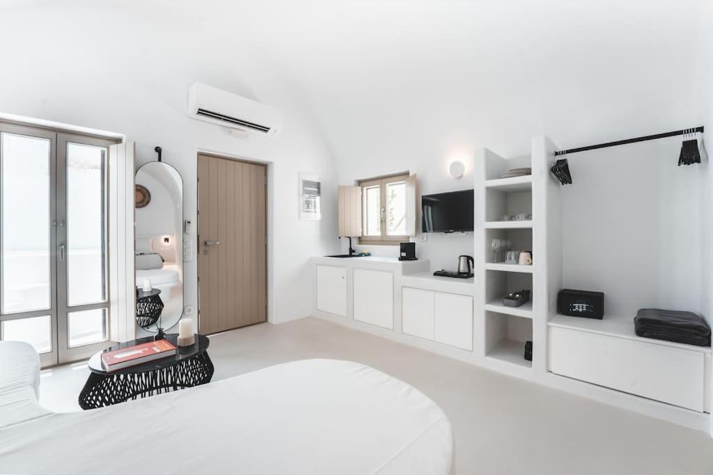 Akri Santorini With Heated Jacuzzi Villa Emporio  Dış mekan fotoğraf