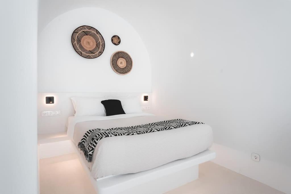 Akri Santorini With Heated Jacuzzi Villa Emporio  Dış mekan fotoğraf